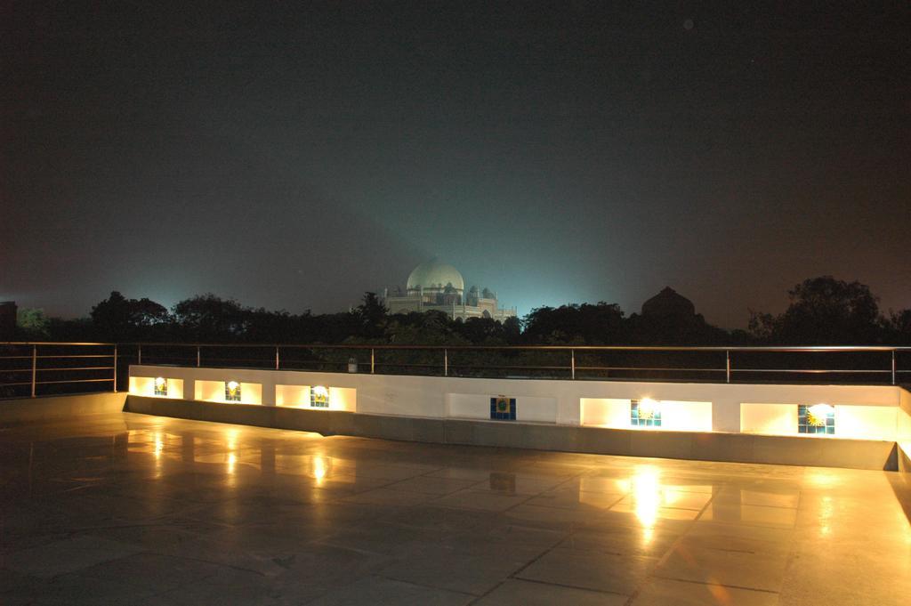 B Nineteen New Delhi Bagian luar foto