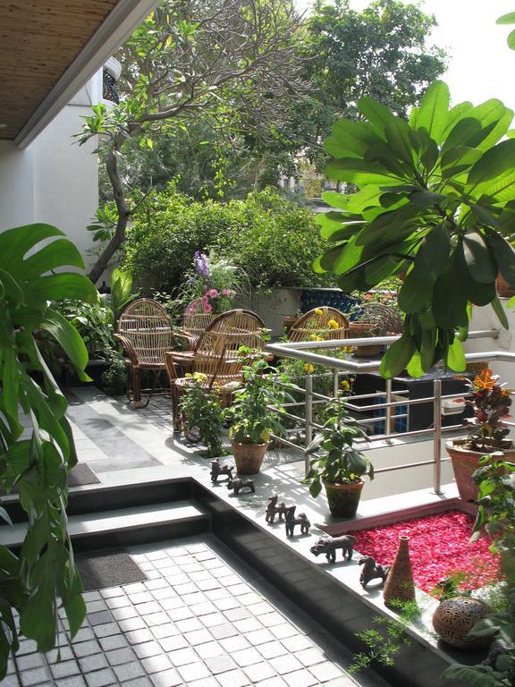 B Nineteen New Delhi Bagian luar foto